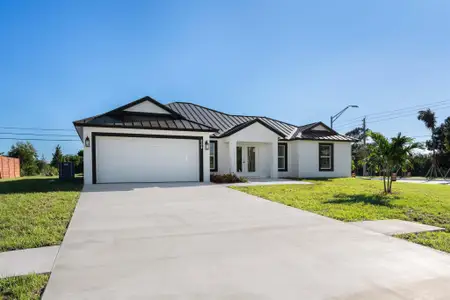 New construction Single-Family house 884 Sw Thrift Ave, Port St. Lucie, FL 34953 - image