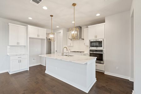 New construction Single-Family house 144 Granit Oak Dr, Dripping Springs, TX 78620 Fieldstone- photo 12 12