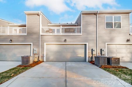 New construction Townhouse house 3804 Cheyney Park Dr, Charlotte, NC 28269 - image
