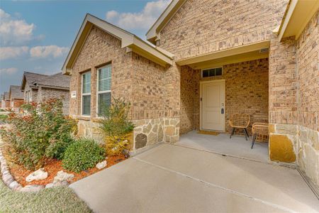 New construction Single-Family house 280 Thoroughbred Street, Waxahachie, TX 75165 - photo 0