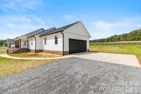 New construction Single-Family house 725 Alf Hoover Rd, Lincolnton, NC 28092 - image