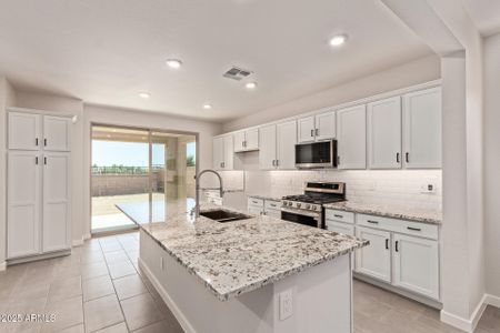 New construction Single-Family house 17421 Las Palmaritas Dr, Waddell, AZ 85355 plan Granite Vista Avanti - Plan 1576 - image 7