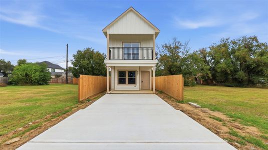 New construction Single-Family house 421 S Nugent St, La Porte, TX 77571 - image