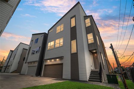 New construction Single-Family house 2960 Pitzlin St, Houston, TX 77023 null- photo 0