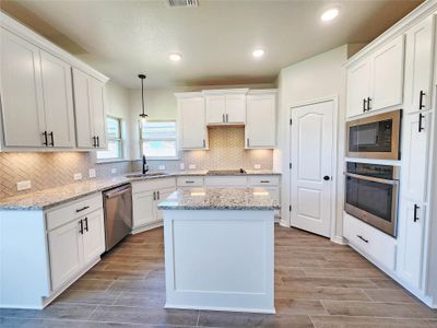 New construction Single-Family house 630 Eagle Crest Cv, Salado, TX 76571 plan Freemont - image 8