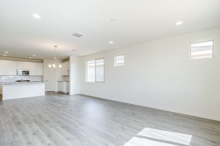 New construction Single-Family house 40015 W Bunker Dr, Maricopa, AZ 85138 Castillo Series - Acacia- photo 18 18