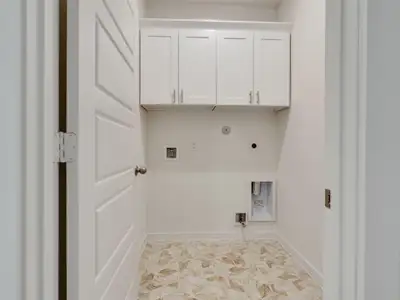 New construction Single-Family house 8323 Amber Summit Ln, Angleton, TX 77515 - image 18