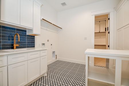 New construction Single-Family house 8603 Trinity Pines Ct, Montgomery, TX 77316 - image 5