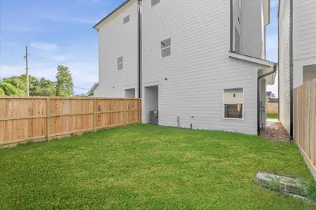 New construction Single-Family house 1102 Mansfield St, Unit c, Houston, TX 77091 - image 2