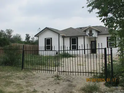 New construction Single-Family house 639 H, San Antonio, TX 78220 - image