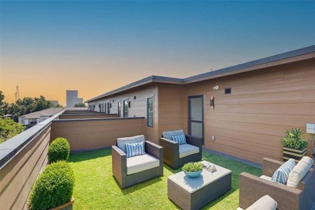 New construction Townhouse house 4206 Cabell Dr, Dallas, TX 75204 - image