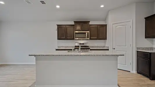 New construction Single-Family house 300 Deserado Dr, Fort Worth, TX 76131 null- photo 21 21