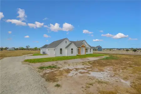 New construction Single-Family house 23 High Meadow Trl, Franklin, TX 77856 - image