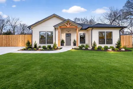 New construction Single-Family house 2112 W 13Th Ave, Corsicana, TX 75110 - image