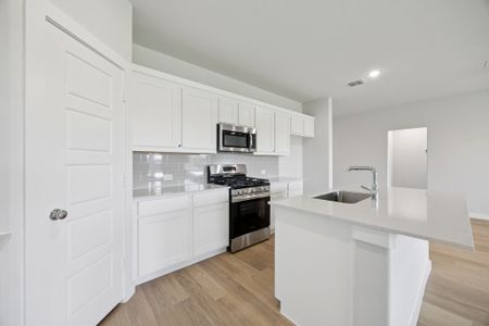 New construction Single-Family house 1715 Windmill Ln, Princeton, TX 75407 plan Hadley - Victory Series | Lot 50' - image 10