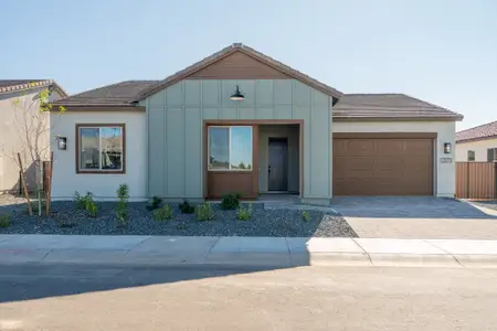 New construction Single-Family house 2571 E Alfonso Dr, San Tan Valley, AZ 85140 plan Dahlia Plan 5006 - image