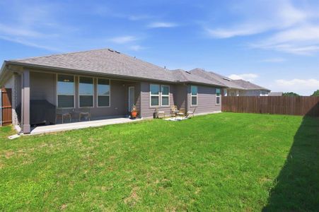 New construction Single-Family house 420 Basalt Dr, Azle, TX 76020 plan Hampton II - image 3