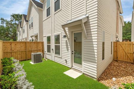 New construction Single-Family house 6016 Knox St, Houston, TX 77091 null- photo 26 26