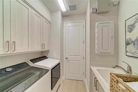 New construction Single-Family house 8079 Slipway Dr, Sarasota, FL 34240 - image 17