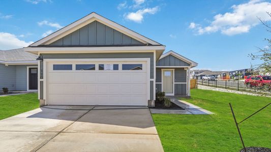 New construction Single-Family house 110 Schuenemann Wy, Uhland, TX 78640 plan The Estero - image