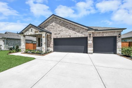 New construction Single-Family house 74 Leon Wy, Dayton, TX 77535 plan The Riviera C, 3-Car Garage - image