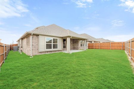 New construction Single-Family house 5504 Sweetwater Dr, Denton, TX 76226 Carolina IV- photo 28 28