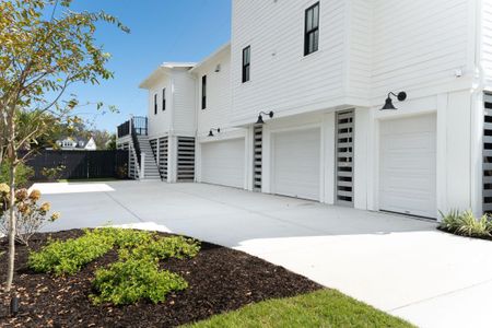 New construction Single-Family house 509 Seven Farms Dr, Charleston, SC 29492 null- photo 2 2