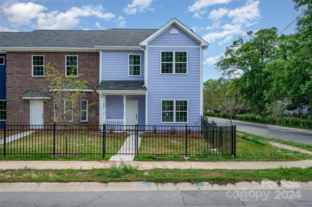 New construction Townhouse house 2037 Catherine Simmons Avenue, Charlotte, NC 28216 - photo 0