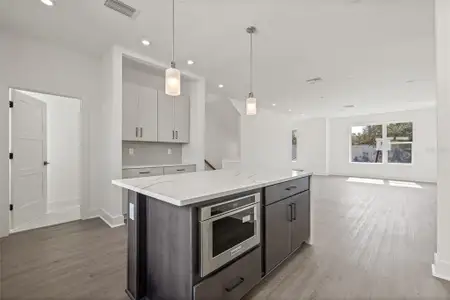 New construction Townhouse house 301 15Th St N, St. Petersburg, FL 33705 - image 3