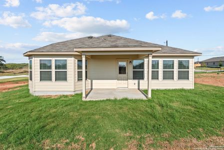 New construction Single-Family house 113 Pendleton Cv, Floresville, TX 78114 Kingsley- photo 30 30