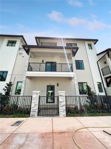 New construction Townhouse house 4281 Nw 83Rd Ave, Unit 4281, Doral, FL 33166 null- photo 0