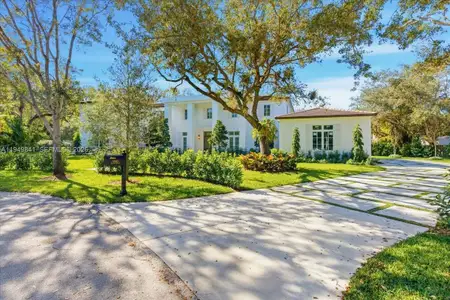 New construction Single-Family house 5940 Sw 100Th Ter, Pinecrest, FL 33156 - image