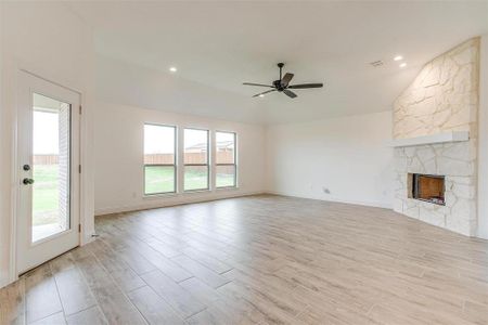 New construction Single-Family house 312 Trail Dust Dr, Godley, TX 76044 null- photo 14 14