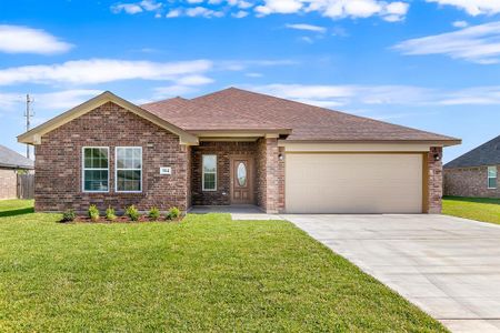 New construction Single-Family house 408 Yorktown Avenue, Clute, TX 77531 - photo 0