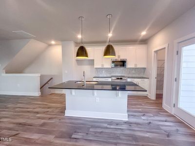 New construction Townhouse house 127 Sugar Run Dr, Unit 27, Fuquay Varina, NC 27526 null- photo 4 4