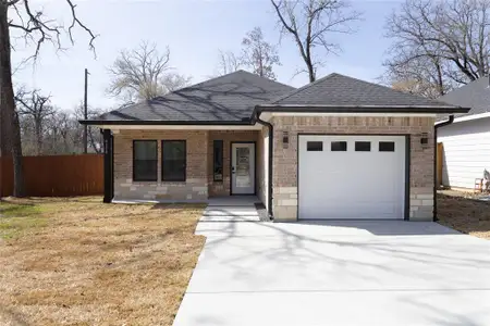 New construction Single-Family house 6178 Chickasaw Dr, Mabank, TX 75156 - image