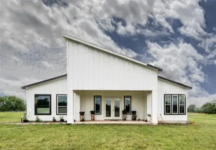 New construction Single-Family house 141 Wheelis Lp, Decatur, TX 76234 - image