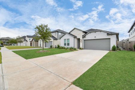 New construction Single-Family house 8423 Newport Manor Trace, Richmond, TX 77407 - photo 0