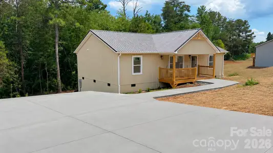 New construction Single-Family house 2033 Bailey Dr, Hickory, NC 28601 - image
