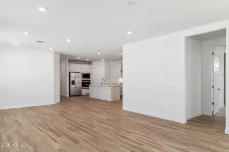 New construction Single-Family house 27358 N 69Th Dr, Peoria, AZ 85383 Amherst- photo 7 7