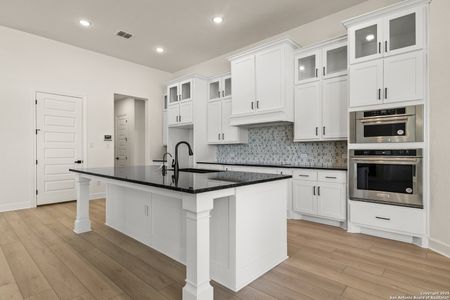 New construction Single-Family house 241 Stone Lp, Castroville, TX 78009 null- photo 15 15
