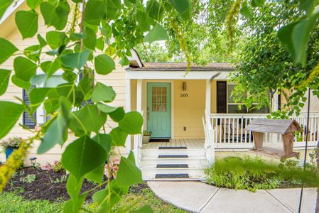 New construction Single-Family house 1105 E Alamo, Brenham, TX 77833 - image