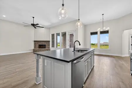 New construction Single-Family house 517 Longhorn Dr, Springtown, TX 76082 - image 5