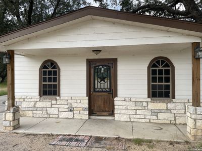 New construction Single-Family house 1742 County Rd 777, Devine, TX 78016 - image