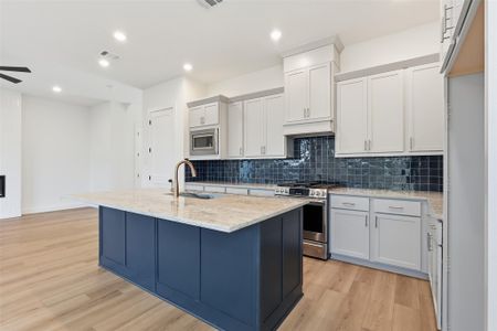 New construction Single-Family house 1418 Caywood Ln, Unit B, Houston, TX 77055 - image 5