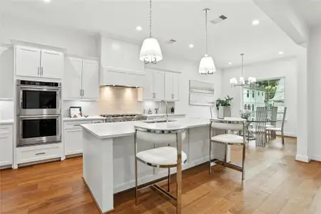 New construction Single-Family house 4951 Glenmeadow Dr, Houston, TX 77096 - image 7