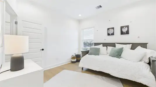 New construction Single-Family house 2426 Freeman St, Houston, TX 77009 - image 19
