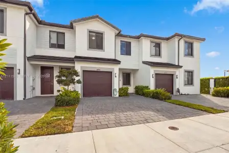 New construction Townhouse house 18950 Sw 345Th Ter, Homestead, FL 33034 - image