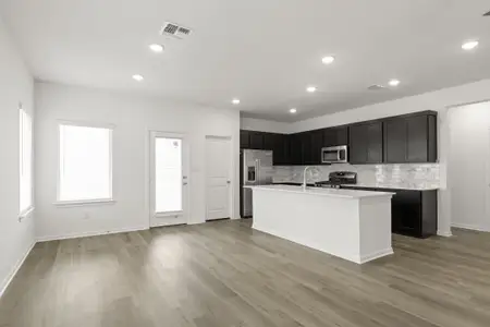 New construction Single-Family house 3725 Pin Oak Hls, Seguin, TX 78155 plan Ford - image 6