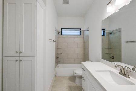 New construction Single-Family house 3520 Harvest Dance Dr, Houston, TX 77008 - image 6